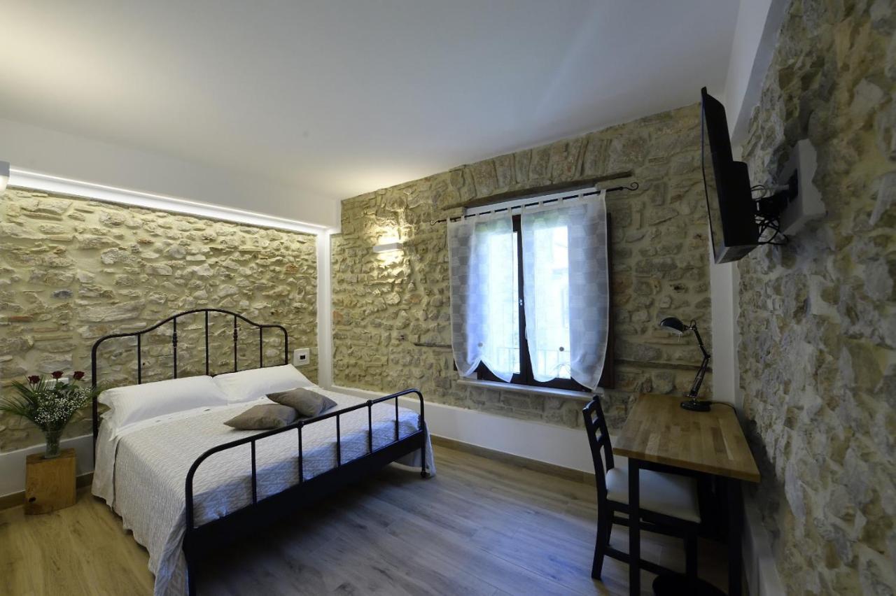Le Benedettine Affittacamere Relais Фонди Екстериор снимка